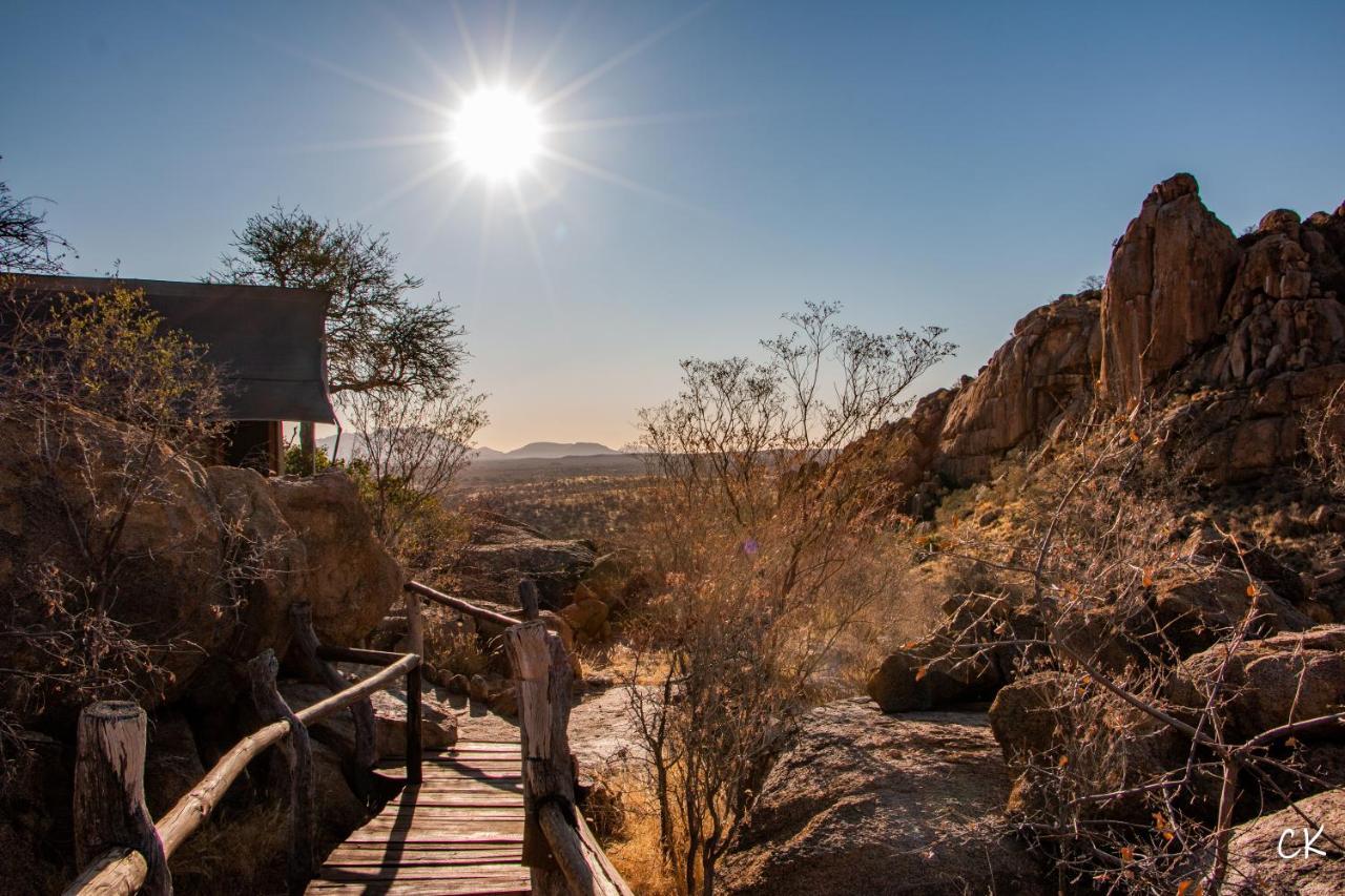 Ondudu Safari Lodge Omaruru Eksteriør billede