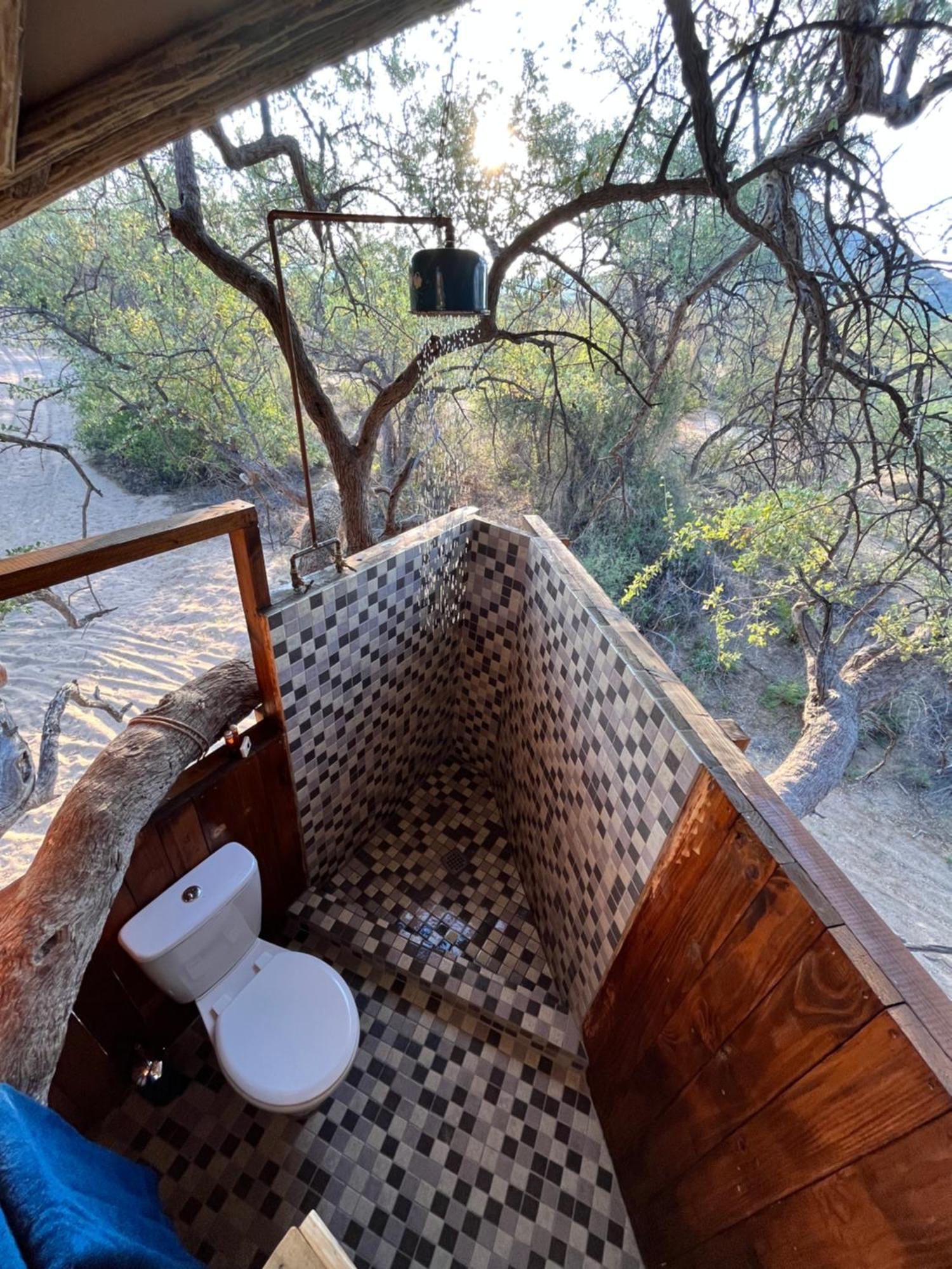 Ondudu Safari Lodge Omaruru Eksteriør billede